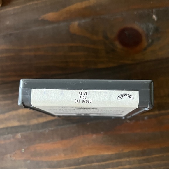 KISS Alive 8 Track - Picture 2 of 3